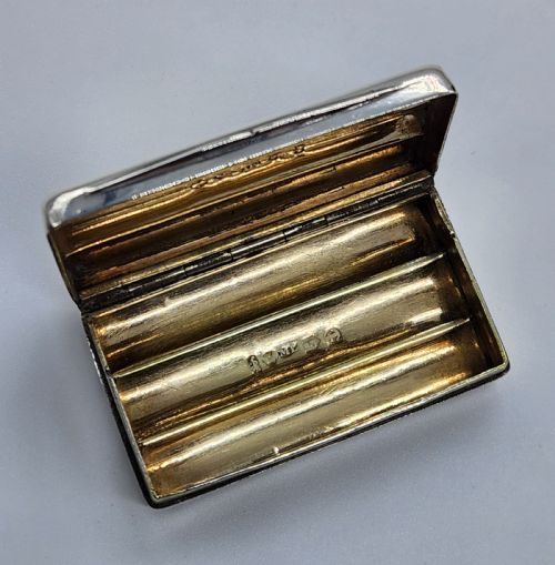 A SILVER GEORGE III SILVER SNUFF BOX BY MATTHEW LINWOOD - ADDITIONAL PHOTO 7