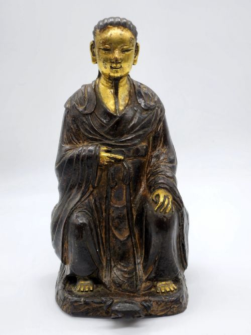 fig 1. A RARE CHINESE MING DYNASTY PARCEL-GILT BRONZE FIGURE OF ZHENWU