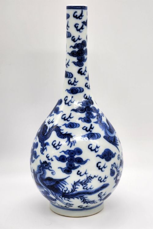 A CHINESE BLUE AND WHITE PORCELAINE VASE KANGXI MARK TO BASE - ADDITIONAL PHOTO 9