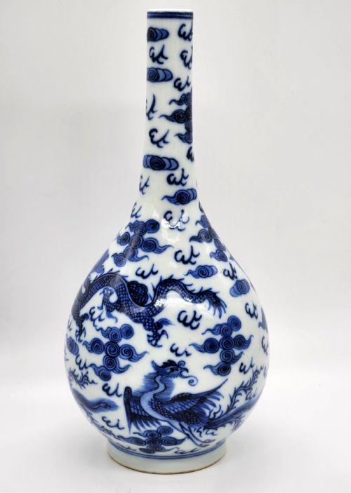 A CHINESE BLUE AND WHITE PORCELAINE VASE KANGXI MARK TO BASE - ADDITIONAL PHOTO 10