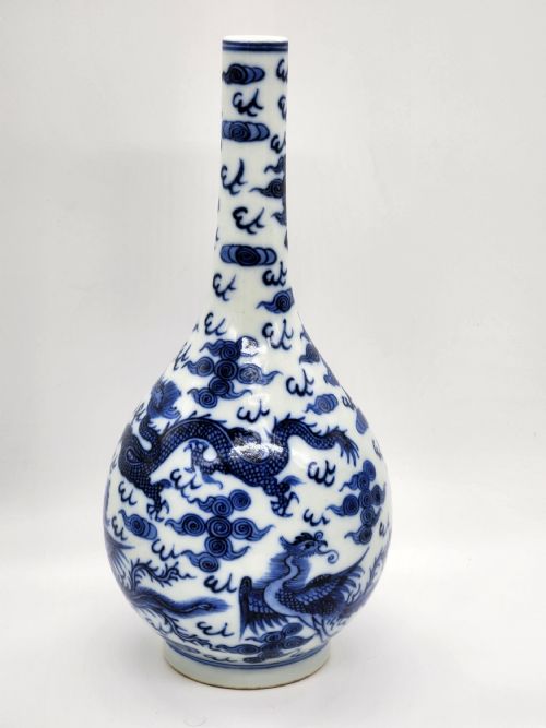 A CHINESE BLUE AND WHITE PORCELAINE VASE KANGXI MARK TO BASE - ADDITIONAL PHOTO 5