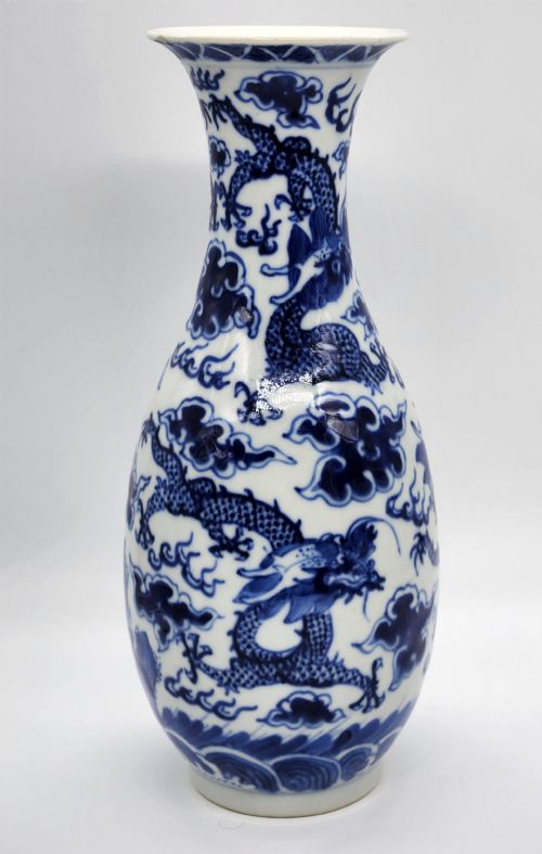 A CHINESE BLUE AND WHITE PORCELAINE ... 10