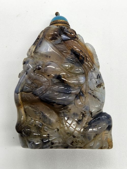 A RARE CARVED AGATE DRAGON SNUFF BOTTLE CHINESE QING DYNASTY - ADDITIONAL PHOTO 4