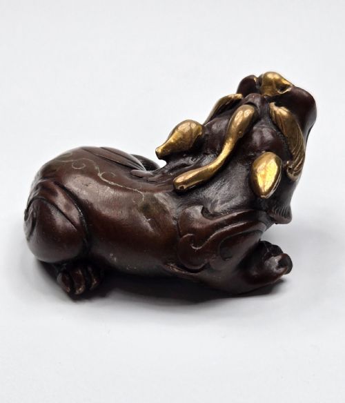 fig 4. A Fine Chinese Bronze & Gold-Inlaid 'Bixie' Paperweight Qianlong Period (1736–1795) Circa 1760