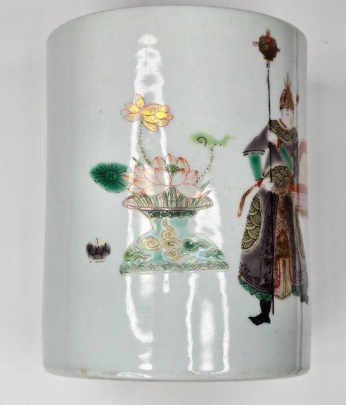 A 19TH CENTURY CHINESE FAMILLE ROSE PORCELAIN ... 11