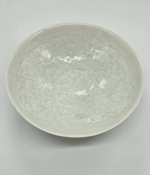 A LARGE CHINESE QINGBAI-GLAZED CONICAL BOWL ... 3