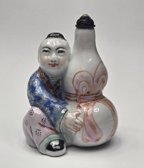 RARE 19TH CENTURY FAMILLE ROSE FIGURAL SNUFF ... 7
