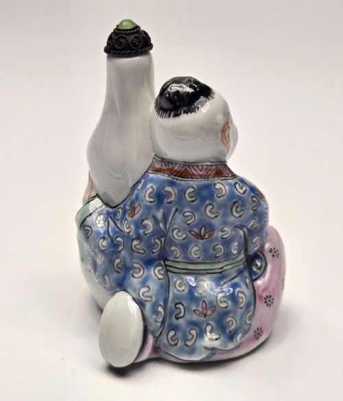 RARE 19TH CENTURY FAMILLE ROSE FIGURAL SNUFF ... 9