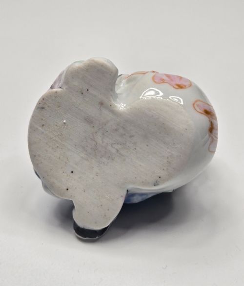 RARE 19TH CENTURY FAMILLE ROSE FIGURAL SNUFF ... 13