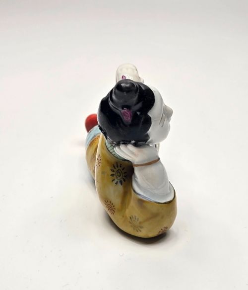 A FINE 19THCENTURY FAMILLE ROSE RECLINING BEAUTY PORCELAIN SNUFF BOTTLE - ADDITIONAL PHOTO 18