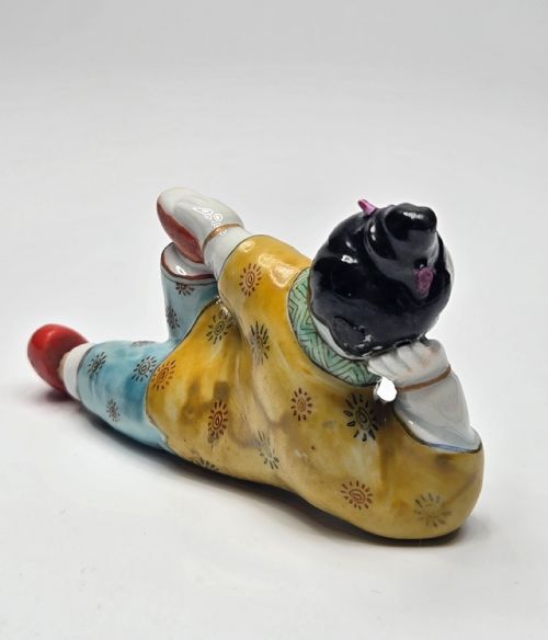 A FINE 19THCENTURY FAMILLE ROSE RECLINING BEAUTY PORCELAIN SNUFF BOTTLE - ADDITIONAL PHOTO 19