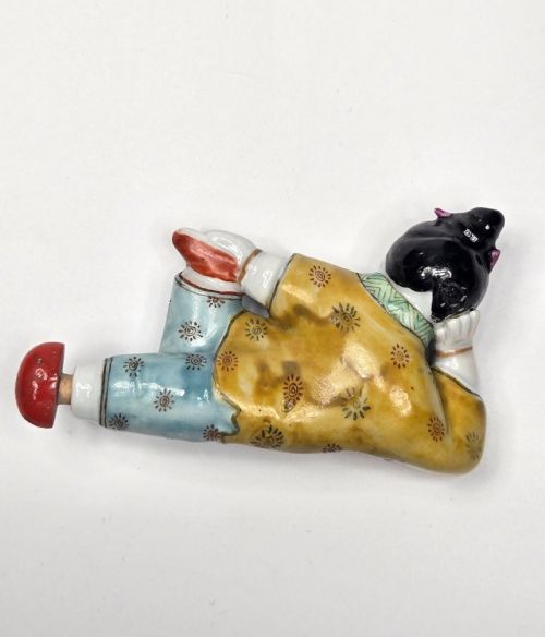 A FINE 19THCENTURY FAMILLE ROSE RECLINING BEAUTY PORCELAIN SNUFF BOTTLE - ADDITIONAL PHOTO 28