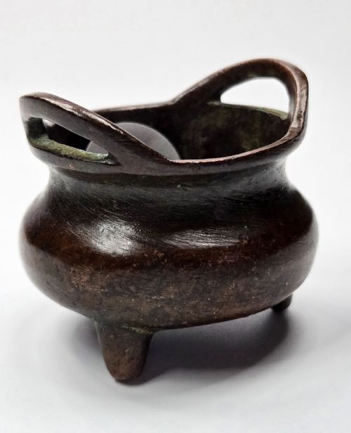 ANTIQUE CHINESE SCHOLAR'S STUDIO BRONZE CENSER -- ... 9