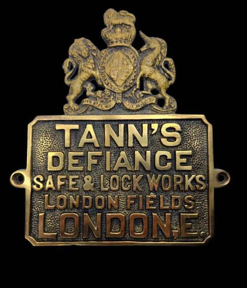 ANTIQUE VICTORIAN TANNS DEFIANCE BRASS SAFE PLAQUE LONDON FIELDS C 1880 - ADDITIONAL PHOTO 4