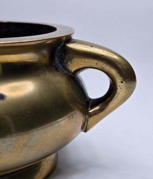 A FINE CHINESE 18TH CENTURY BRONZE BOMBÉ ... 17