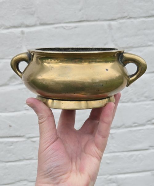 A FINE CHINESE 18TH CENTURY BRONZE BOMBÉ ... 19