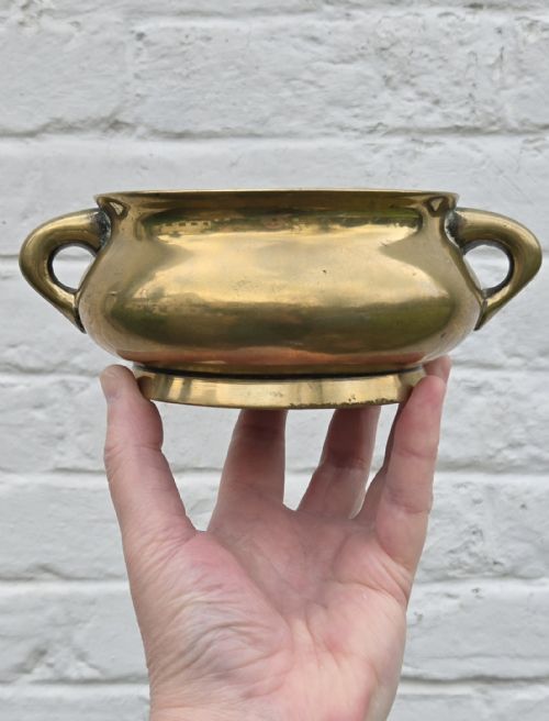 A FINE CHINESE 18TH CENTURY BRONZE BOMBÉ ... 20