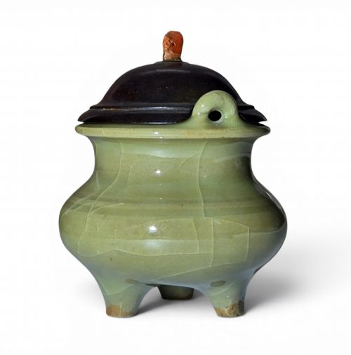 An Rare Miniature 'Ge'-type Tripod Censer Late Ming Dynasty, with a Bespoke 18th Century Qing Dynasty Zitan and Coral Cover