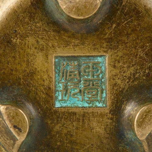 FINE 18TH CENTURY CHINESE BRONZE TRIPOD CENSER 'YA TANG QING WAN' SCHOLARS STUDIO MARK - ADDITIONAL PHOTO 1