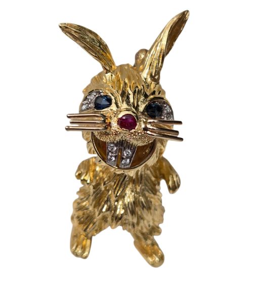 A SIGNED KUTCHINSKY 18CT GOLD MULTIGEM SET RABBIT BROOCH LONDON 1969 - ADDITIONAL PHOTO 5