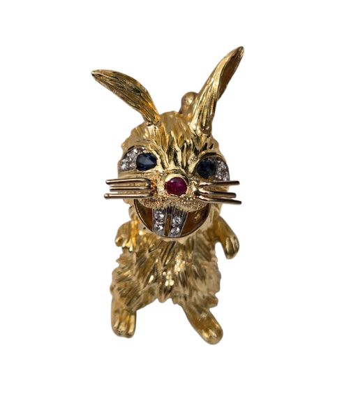 A SIGNED KUTCHINSKY 18CT GOLD MULTIGEM SET RABBIT BROOCH LONDON 1969 - ADDITIONAL PHOTO 6
