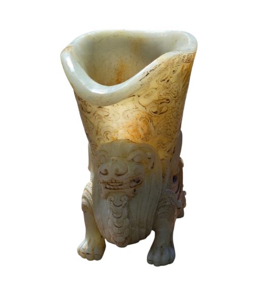 AN EXCEPTIONAL ARCHAISTIC PALE NEPHRITE JADE DRAGON AND MYTHICAL BEAST RHYTONCUP 18TH CENTURY QIANLONG PERIOD - ADDITIONAL PHOTO 9