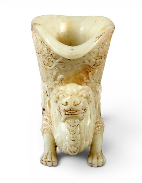 AN EXCEPTIONAL ARCHAISTIC PALE NEPHRITE JADE DRAGON AND MYTHICAL BEAST RHYTONCUP 18TH CENTURY QIANLONG PERIOD - ADDITIONAL PHOTO 13