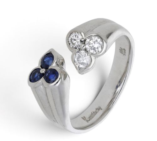A Fine Mid-century 18ct White Gold, Sapphire, and Diamond Crossover Ring, Signed Kutchinsky, Complete with Original Fitted Presentation Case