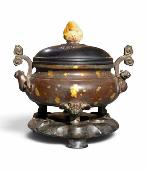 A Magnificent and Exceptionally Heavy Gilt-splash Bronze Tripod Censer, Stand, and Cover, Qianlong Period (18th Century)
