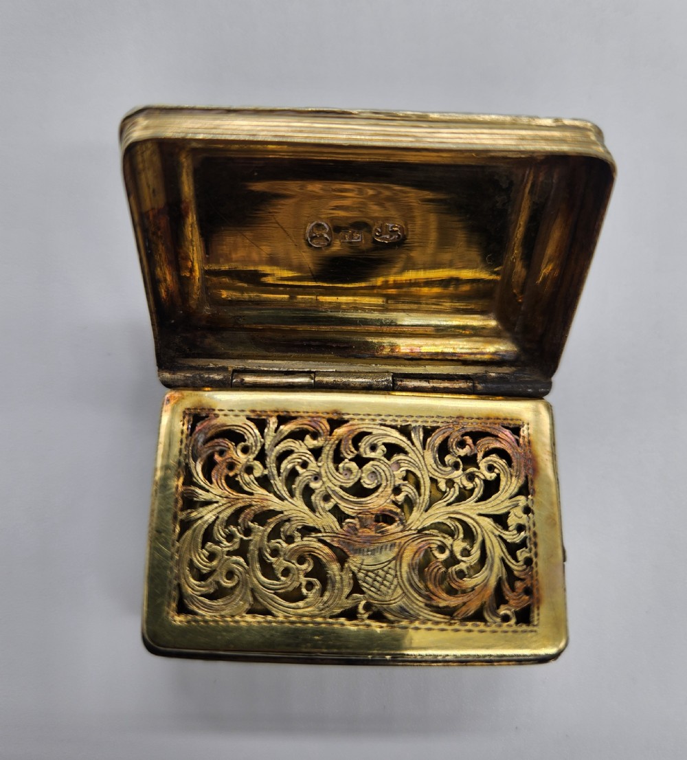 A Georgian Silver Gilt Vinaigrette Dated 1824 View III