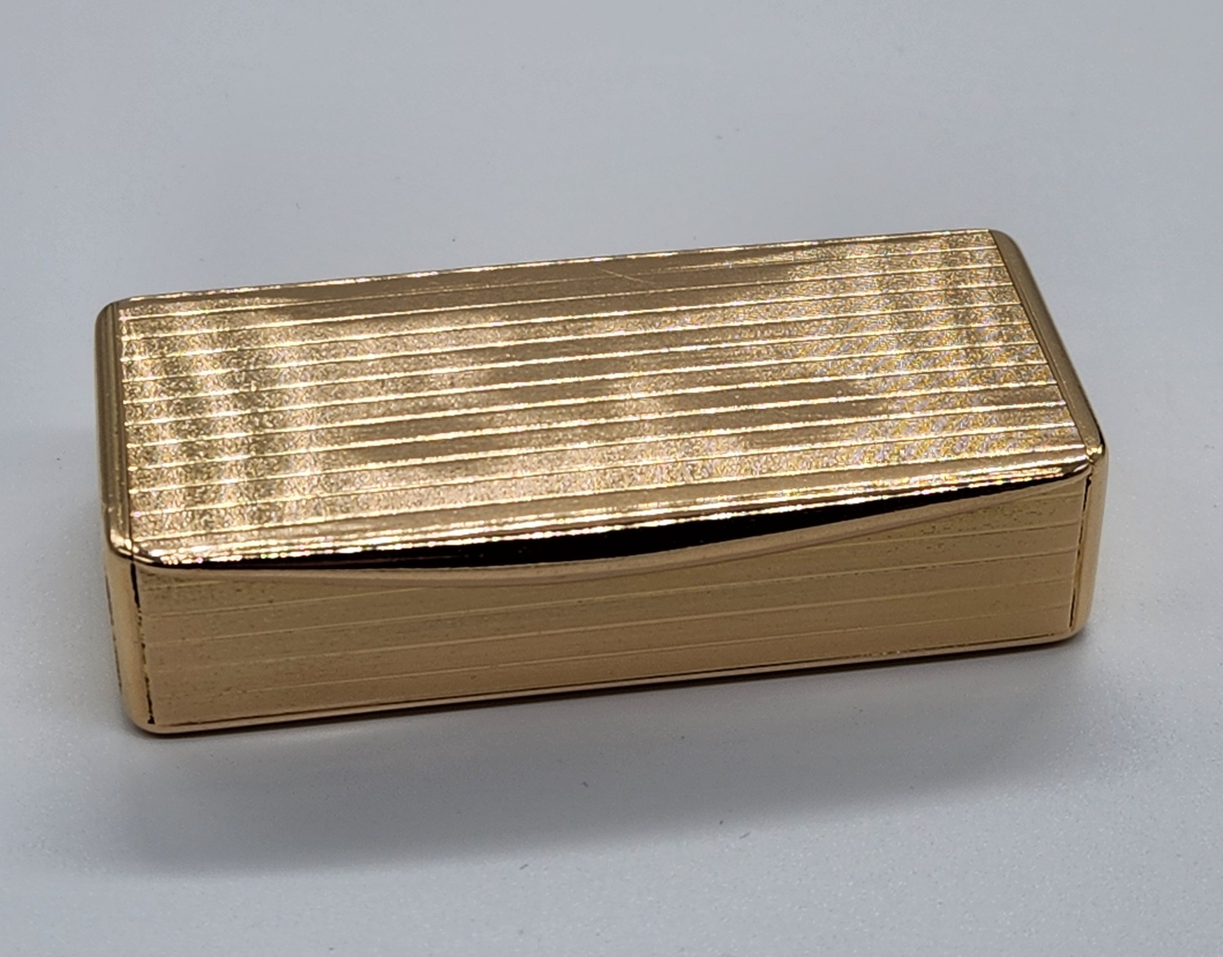 A George III 18ct Gold Snuff Box, Mark of Alexander J. Strachan 1806