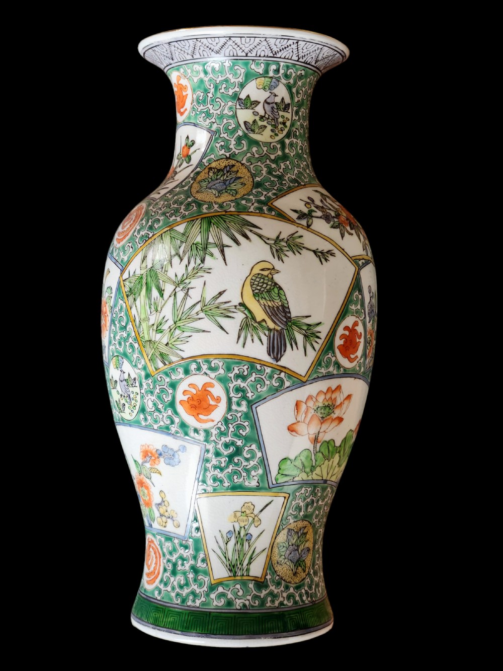 A Chinese Famille Verte Baulster Vase Having Red Kangxi six-character Mark View II