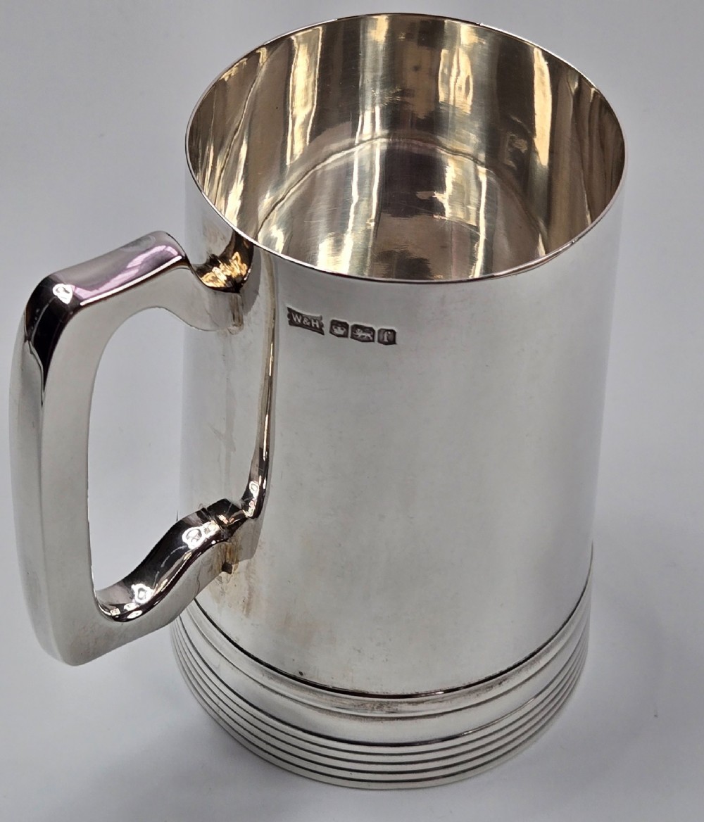Fine & Heavy George V Solid Silver 1-Pint Tankard by Walker & Hall, Sheffield 1923 – Ex-Bonhams - 431 Grams
