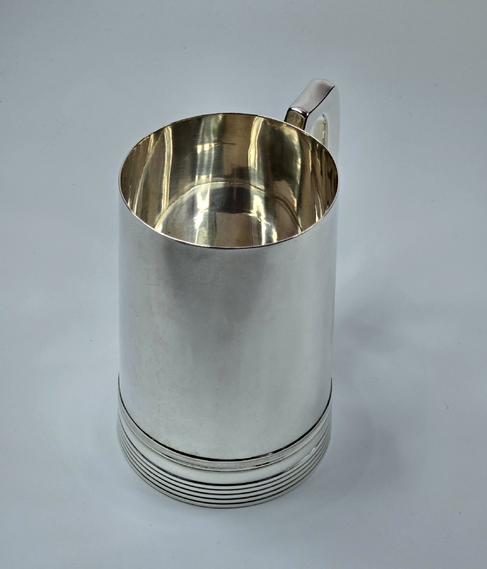 Fine & Heavy George V Solid Silver 1-Pint Tankard by Walker & Hall, Sheffield 1923 – Ex-Bonhams - 431 Grams View VI