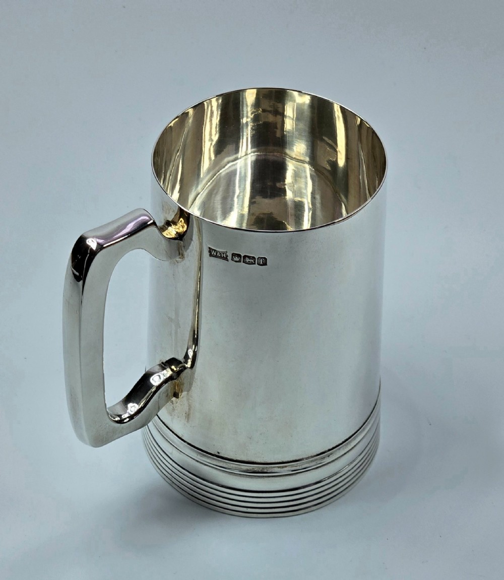Fine & Heavy George V Solid Silver 1-Pint Tankard by Walker & Hall, Sheffield 1923 – Ex-Bonhams - 431 Grams View VIII