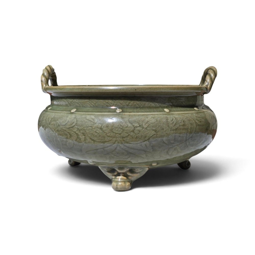 Monumental 15/16th Century Ming Dynasty Longquan Celadon Tripod Censer
