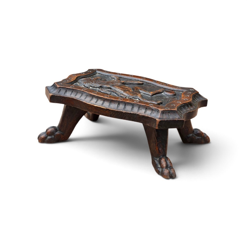 Late 19th-Century Scottish Victorian Carved Oak Occasional Footstool with Heraldic Lion Rampant Motif and Claw-and-Ball Feet View VII