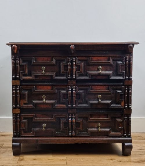 17th century oak chest of drawers c 1670 - CATEGORY: ANTIQUE CHEST OF DRAWERS - DATED 17TH CENTURY