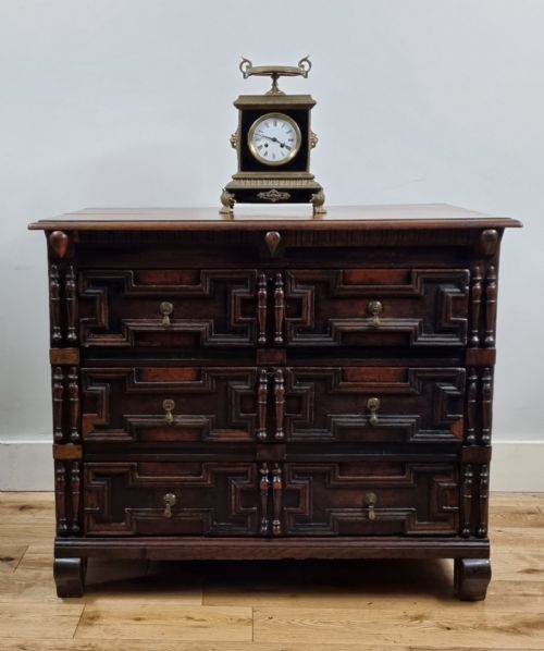 17TH CENTURY OAK CHEST OF DRAWERS C 1670 - ADDITIONAL PHOTO 1