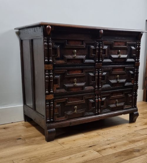 17TH CENTURY OAK CHEST OF DRAWERS C 1670 - ADDITIONAL PHOTO 2
