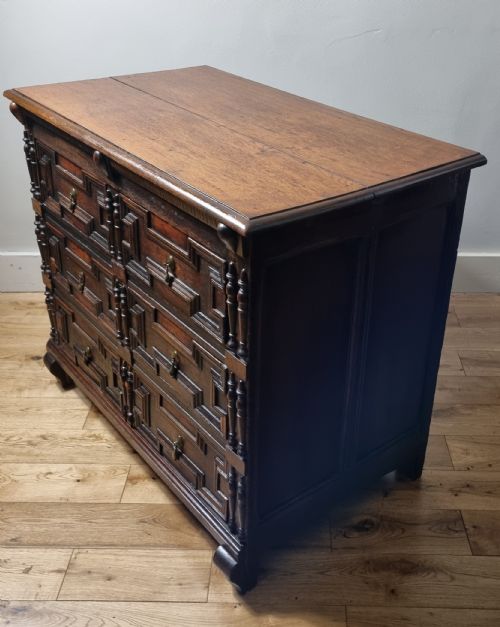 17TH CENTURY OAK CHEST OF DRAWERS C 1670 - ADDITIONAL PHOTO 3