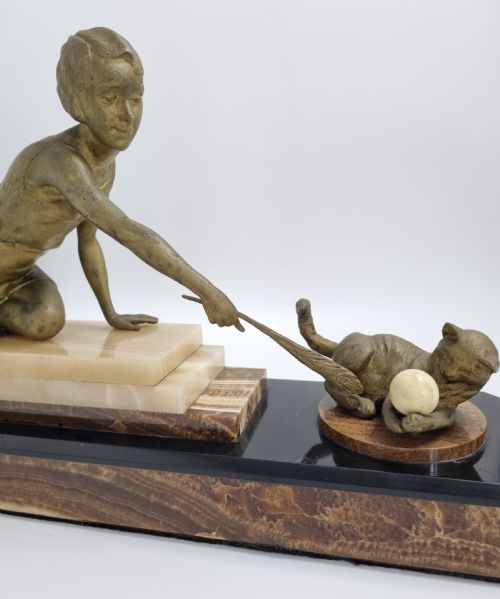 ART DECO FIGURE LADY PLAYING WITH A CAT C 1920S - ADDITIONAL PHOTO 2