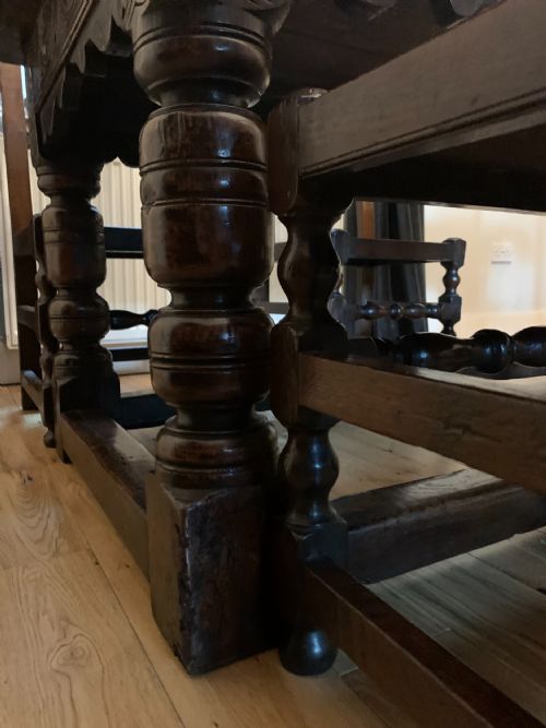17TH CENTURY CHARLES II OAK REFECTORY DINING TABLE AND SIX CHAIRS - ADDITIONAL PHOTO 4