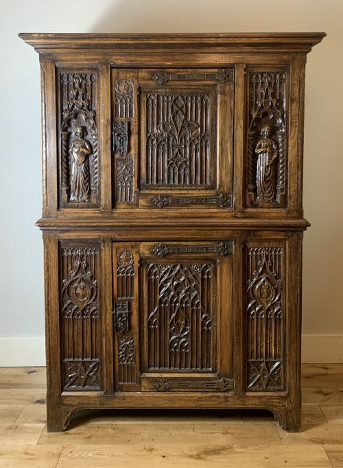 19TH CENTURY GOTHIC REVIVAL OAK ECCLESIASTICAL STYLE CUPBOARD - ADDITIONAL PHOTO 1