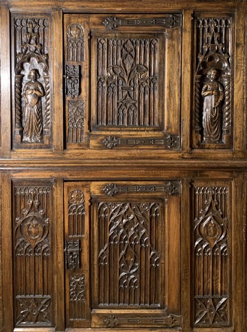 19TH CENTURY GOTHIC REVIVAL OAK ECCLESIASTICAL STYLE CUPBOARD - ADDITIONAL PHOTO 2