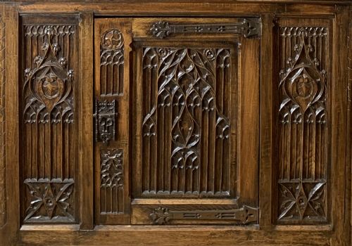 19TH CENTURY GOTHIC REVIVAL OAK ECCLESIASTICAL STYLE CUPBOARD - ADDITIONAL PHOTO 3