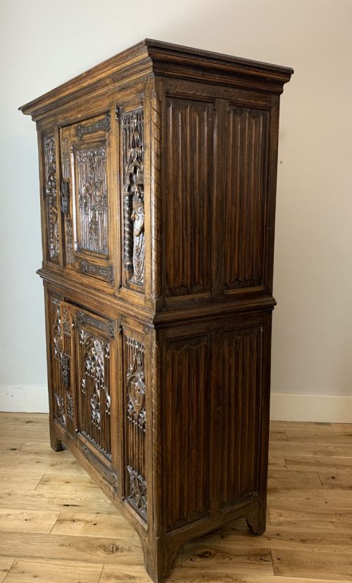 19TH CENTURY GOTHIC REVIVAL OAK ECCLESIASTICAL STYLE CUPBOARD - ADDITIONAL PHOTO 4