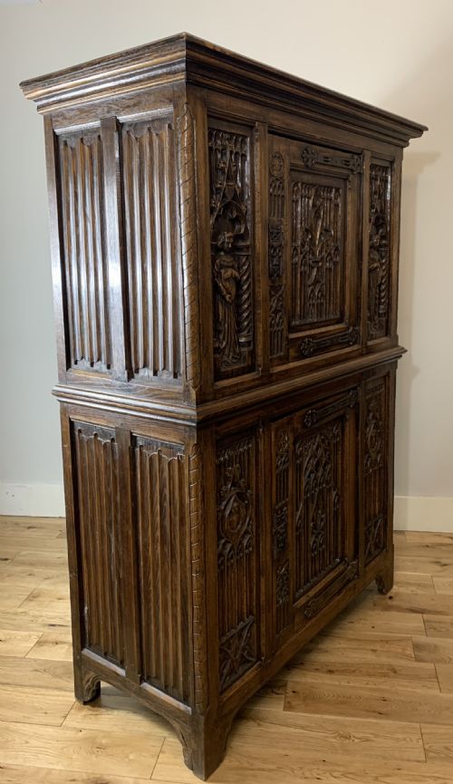 19TH CENTURY GOTHIC REVIVAL OAK ECCLESIASTICAL STYLE CUPBOARD - ADDITIONAL PHOTO 5
