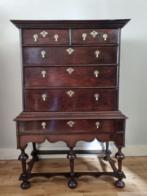 17TH CENTURY WILLIAM AND MARY OAK CHEST ON STAND CIRCA 1690 - ADDITIONAL PHOTO 1