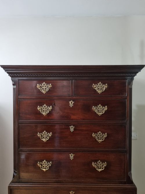 GEORGIAN MAHOGANY TALLBOY CHEST ON CHEST CIRCA 1760S - ADDITIONAL PHOTO 7